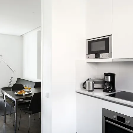 Hello Santa Apolonia