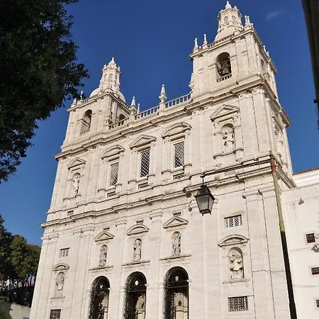 Hello Santa Apolónia *