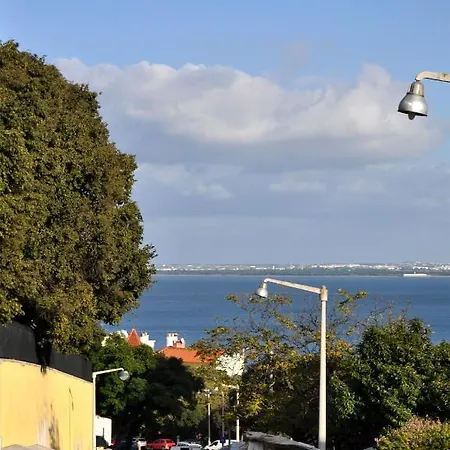 Hello Santa Apolonia 리스본