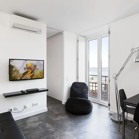 Hello Santa Apolonia Apartman *