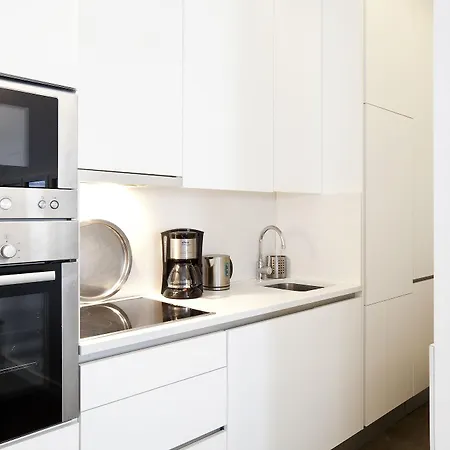 Hello Santa Apolonia *